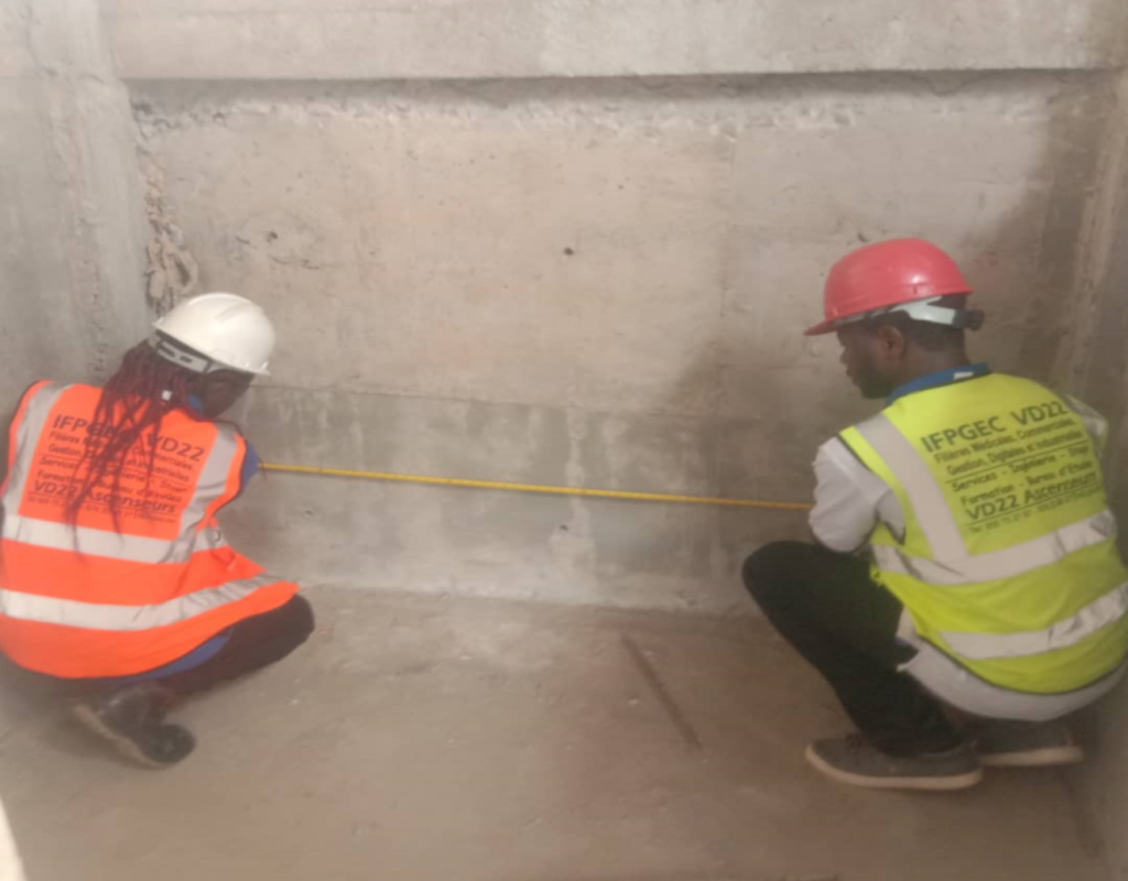 Etude, Fourniture et Installation d'un ascenseur de 6 places pour un Immeuble de R+5 Sous-sol à Bandjoun